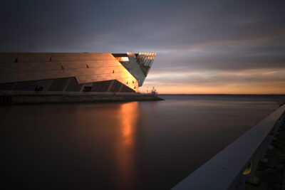 L'Aquarium "The Deep" Au Coucher Du Soleil